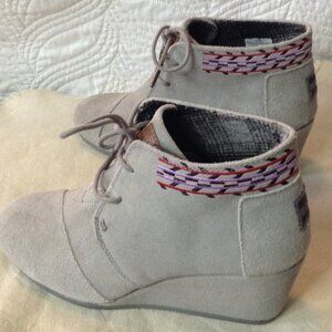 Tom's Grey Suede Wedge Boots, "7.5" laced; Aztec design, Avant Garde, Trending
